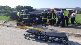 Kocaeli’de otomobil şarampole devrildi: 2 yaralı