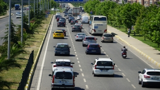 Edremit Körfezi’nde trafik yoğunluğu yaşanıyor
