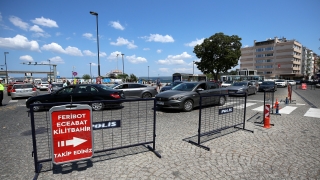 Çanakkale’deki feribot iskelelerinde tatilcilerin dönüş yoğunluğu sürüyor