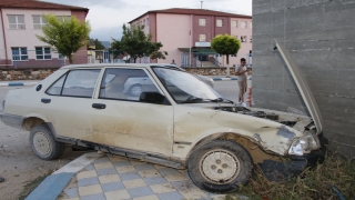 Bilecik’in Pazaryeri ilçesinde 2 otomobil çarpıştı: 2 yaralı