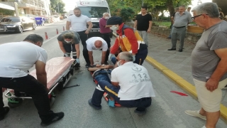 Kocaeli’de hafif ticari araçla çarpışan motosikletin sürücüsü yaralandı