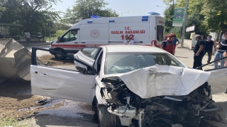 Sakarya’da direksiyon başında fenalaşarak kaza yapan sürücü ağır yaralandı