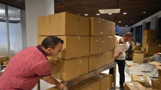 Kırklareli’nde yangın bölgeleri için getirilen yardım kolilerinden çıkan not ve mektuplar duygulandırdı