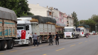 Balıkesir’den yangın bölgesindeki çiftçilere 10 tır yem gönderildi
