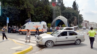 Kocaeli’de iki otomobil çarpıştı: 2 yaralı 