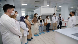 Fen Bilimleri öğretmenleri Kocaeli’de İSU Laboratuvar Merkezi’ni ziyaret etti