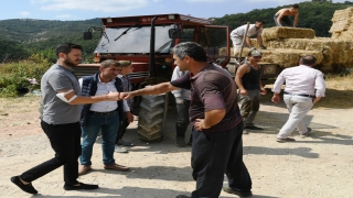 Yangın mağduru hayvan sahiplerine Lapseki’den saman gönderildi