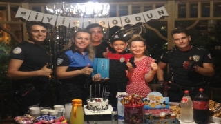 Tekirdağ’da polisten 6 yaşındaki Aras’a sürpriz doğum günü kutlaması