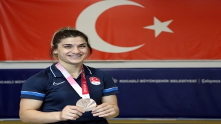 Paralimpik judocu Zeynep Çelik, Tokyo’da bronz madalya kazanmanın ”buruk” sevincini yaşıyor: