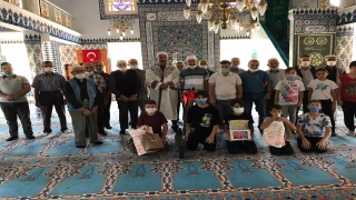 Tekirdağ’da camiye gelen çocuklar ödüllendirildi 