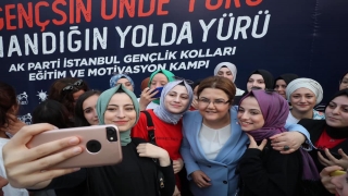 Aile ve Sosyal Hizmetler Bakanı Yanık, Keşan’daki ”Motivasyon Kampı’nda gençlerle bir araya geldi