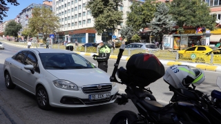 Edirne’de yayalara yol vermeyen sürücülere ceza uygulandı