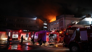 İstanbul’da bir iş yerinde yangın çıktı