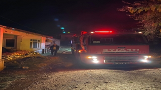 Kırklareli’nde salça hazırlamak için yakılan ateş iki evin yanmasına neden oldu