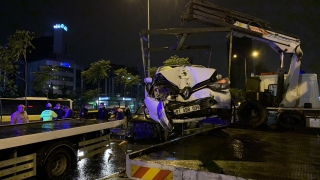 İstanbul’da zincirleme trafik kazasında 4 kişi yaralandı