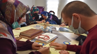 Bilecik’te engelliler aileleriyle Kur’anı Kerim okumayı öğreniyor