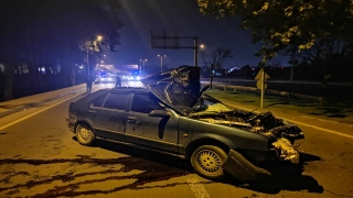 İstanbul’da aracıyla polisten kaçan sürücü Kocaeli’de bariyerlere çarparak yaralandı