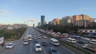 İstanbul’da akşam saatlerinde trafikte yoğunluk yaşanıyor