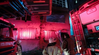 Şişli’de 2 katlı metruk binada çıkan yangın söndürüldü