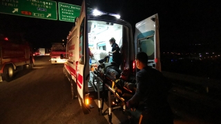 Kocaeli’de kamyona çarpan kamyonetin sürücüsü yaralandı