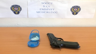 Söğüt’te kaçak silah ve uyuşturucu ele geçirildi