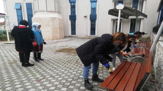 Gönüllü üniversite öğrencileri Manyas’ta temizlik yaptı