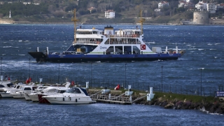 Çanakkale Boğazı’nda fırtına nedeniyle durdurulan bazı seferlere yeniden başlandı