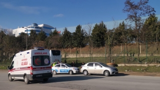 Kocaeli’de trafik kazasında anne ile kızı yaralandı