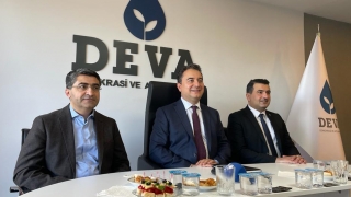 DEVA Partisi Genel Başkanı Babacan, Çanakkale’de gazetecilerle bir araya geldi