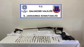 Balıkesir’de jandarmadan tarihi eser operasyonu