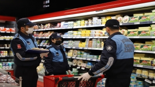 Kartal’da yılbaşı öncesinde zincir marketler denetlendi