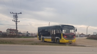 İnegöl’de otobüsle çarpışan motosikletteki 2 kişi yaralandı
