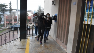Bilecik’te bir kişiyi başından vurarak öldürdüğü iddia edilen şüpheliler adliyede