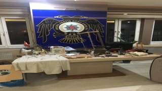GÜNCELLEME Bursa’daki evden hırsızlıkla ilgili yakalanan 5 kişiden 2’si tutuklandı