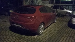 İnegöl’de park halindeki 12 aracın lastikleri kesildi