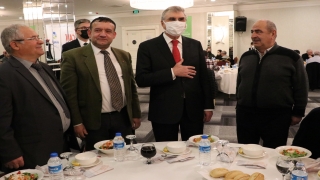Sakarya Büyükşehir Belediye Başkanı Yüce, gazetecilerle buluştu