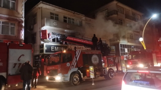 Kocaeli’de bir binanın ikinci katında çıkan yangın söndürüldü