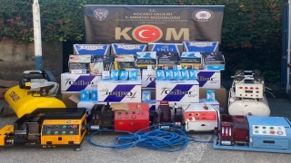 Kocaeli’de kaçak 635 bin 200 boş, 39 bin tütün doldurulmuş makaron yakalandı
