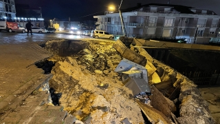 İstanbul’da inşaat alanındaki istinat duvarı çöktü