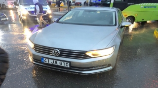 Kocaeli’de otomobilin çarptığı yaya yaralandı