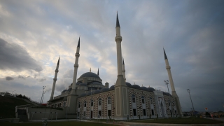 Çanakkale’de 10 bin kişinin saf tutabileceği Hatime Ana Camisi açılışa hazırlanıyor