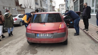 Aracında fenalaşan sürücünün yardımına sağlık ekipleri yetişti
