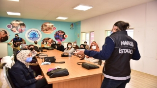 ”En İyi Narkotik Polisi Anne” projesinin eğitimleri Tuzla’da başladı
