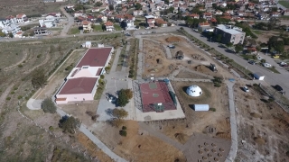 Balıkesir’deki bir okulda öğrencilere tarımsal üretim yapabilecekleri alanlar oluşturuldu