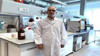 Uyuşturucu tacirlerinin yeni yöntemi, takma kirpik çıkarıcı