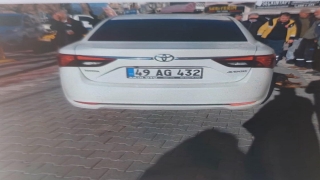 Bursa’da otomobilin sokak köpeğini ezmesi güvenlik kamerasına yansıdı