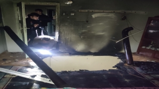 Bilecik’te yanan ahşap evdeki kişi dumandan etkilendi
