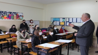 Söğütlü Belediye Başkanı Özten’den TürkFransız Kardeşlik Ortaokuluna ziyaret