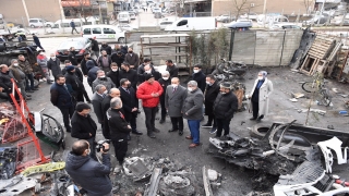 Kocaeli Valisi Yavuz, yangında zarar gören iş yerlerini ziyaret etti