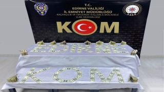 Edirne’de otomobilde sahte 138 bin 250 dolar ele geçirildi